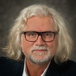 Peter-Vangiesen-HS-lighter-thumbnail-for-LinkedIn-etc-in-sRGB-for-internet-1